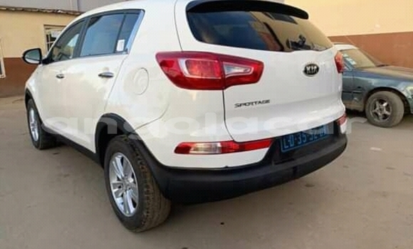Buy Used Kia Sportage White Car in Luena in Moxico Buy Used Kia Sportage White Car in Luena in Moxico