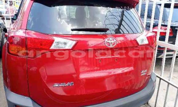 Comprar Usado Toyota RAV4 Vermelho Carro em Luena em Moxico Comprar Usado Toyota RAV4 Vermelho Carro em Luena em Moxico