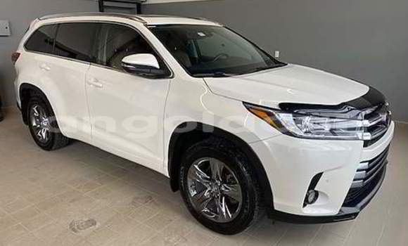 Buy Used Toyota Highlander Black Car in Luena in Moxico