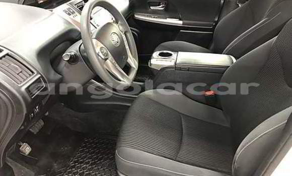 Acheter Occasion Voiture Toyota Prius v (+) Blanc à Luena, Moxico Acheter Occasion Voiture Toyota Prius v (+) Blanc à Luena, Moxico