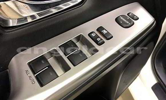 Acheter Occasion Voiture Toyota Prius v (+) Blanc à Luena, Moxico Acheter Occasion Voiture Toyota Prius v (+) Blanc à Luena, Moxico