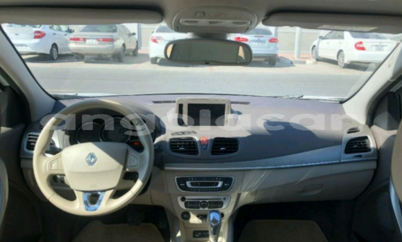 Buy Used Renault Fluence White Car in Luanda in Luanda Province Buy Used Renault Fluence White Car in Luanda in Luanda Province