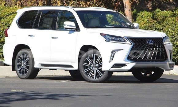 Acheter Occasion Voiture Lexus LX 570 Blanc à Soyo, Zaïre