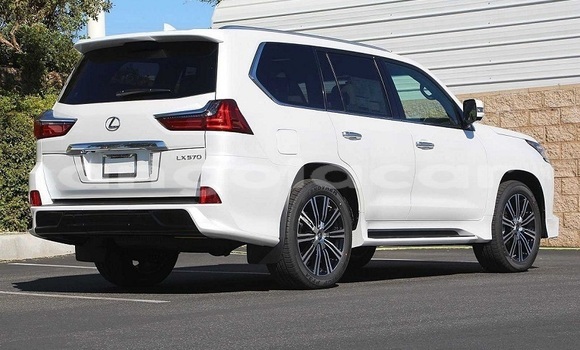 Acheter Occasion Voiture Lexus LX 570 Blanc à Soyo, Zaïre Acheter Occasion Voiture Lexus LX 570 Blanc à Soyo, Zaïre