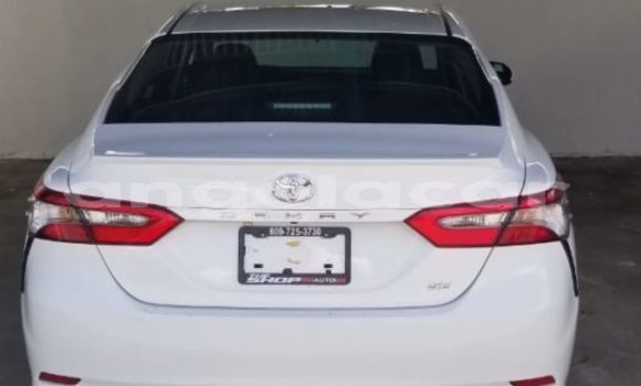 Acheter Neuf Voiture Toyota Camry (Japan) Blanc à Luanda, Province de Luanda Acheter Neuf Voiture Toyota Camry (Japan) Blanc à Luanda, Province de Luanda