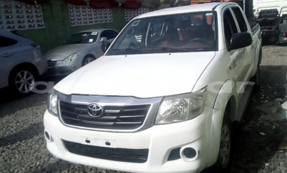 Buy Used Toyota Hilux White Car in Luena in Moxico Buy Used Toyota Hilux White Car in Luena in Moxico