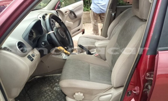 Comprar Usado Toyota RAV4 Vermelho Carro em Luena em Moxico Comprar Usado Toyota RAV4 Vermelho Carro em Luena em Moxico