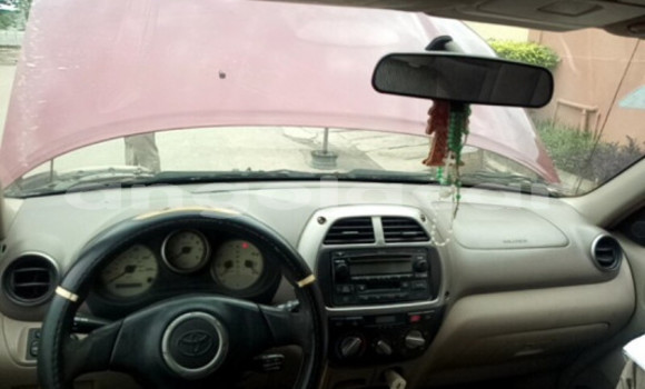 Comprar Usado Toyota RAV4 Vermelho Carro em Luena em Moxico Comprar Usado Toyota RAV4 Vermelho Carro em Luena em Moxico