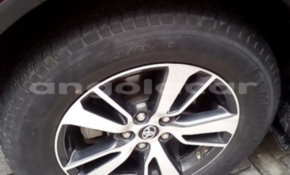 Comprar Usado Toyota RAV4 Vermelho Carro em Luena em Moxico Comprar Usado Toyota RAV4 Vermelho Carro em Luena em Moxico