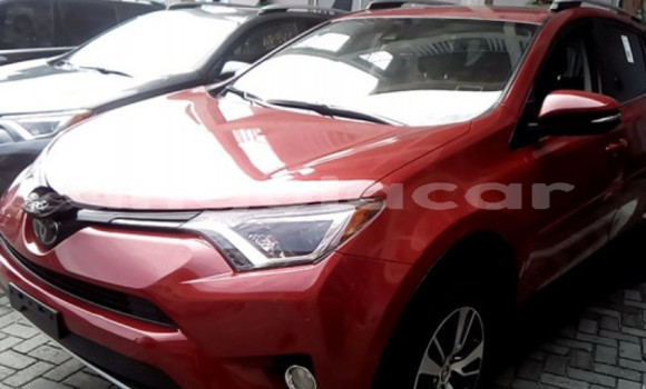 Comprar Usado Toyota RAV4 Vermelho Carro em Luena em Moxico Comprar Usado Toyota RAV4 Vermelho Carro em Luena em Moxico