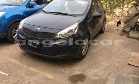 Comprar Usado Kia rio Preto Carro em Luena em Moxico