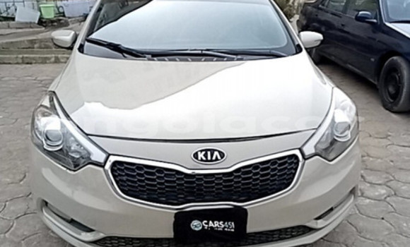 Acheter Occasion Voiture Kia Cerato Blanc à Luena, Moxico Acheter Occasion Voiture Kia Cerato Blanc à Luena, Moxico