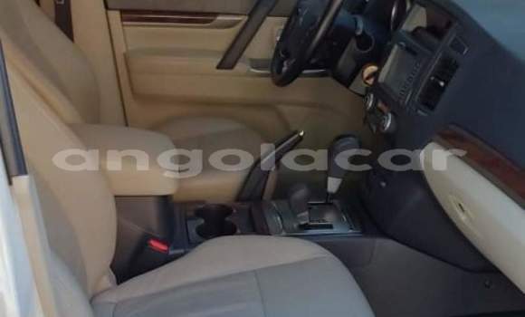 Comprar Usado Mitsubishi Pajero Sport Branco Carro em Luena em Moxico Comprar Usado Mitsubishi Pajero Sport Branco Carro em Luena em Moxico