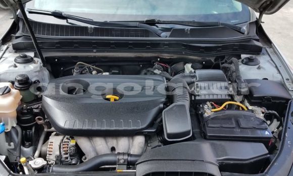 Comprar Usado Kia K5 Outro Carro em Luena em Moxico Comprar Usado Kia K5 Outro Carro em Luena em Moxico