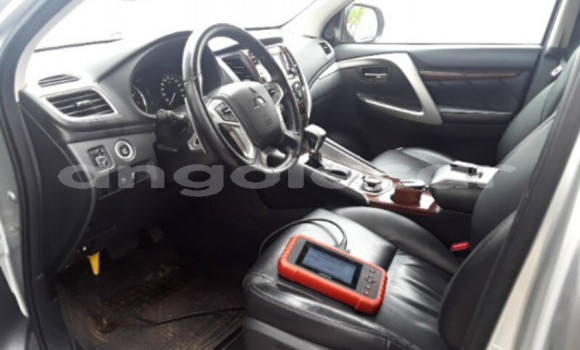 Comprar Usado Mitsubishi Pajero Prata Carro em Luena em Moxico Comprar Usado Mitsubishi Pajero Prata Carro em Luena em Moxico