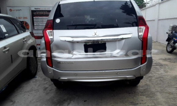 Comprar Usado Mitsubishi Pajero Prata Carro em Luena em Moxico Comprar Usado Mitsubishi Pajero Prata Carro em Luena em Moxico