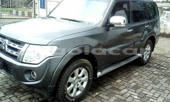 Comprar Usado Mitsubishi Pajero Preto Carro em Caxito em Bengo Comprar Usado Mitsubishi Pajero Preto Carro em Caxito em Bengo