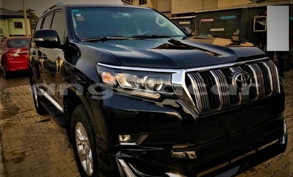 Acheter Occasion Voiture Toyota Prado Noir à Luena, Moxico