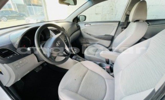 Acheter Occasion Voiture Hyundai Accent Blanc à Luanda, Province de Luanda Acheter Occasion Voiture Hyundai Accent Blanc à Luanda, Province de Luanda