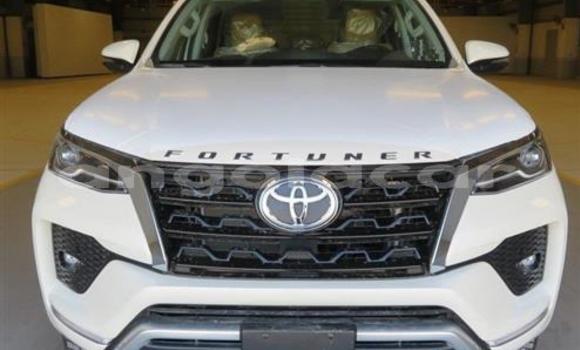 Buy Used Toyota Fortuner White Car in Benguela in Benguela