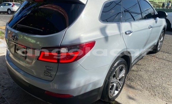 Comprar Usado Hyundai Santa Fe Prata Carro em N'zeto em Zaire Comprar Usado Hyundai Santa Fe Prata Carro em N'zeto em Zaire