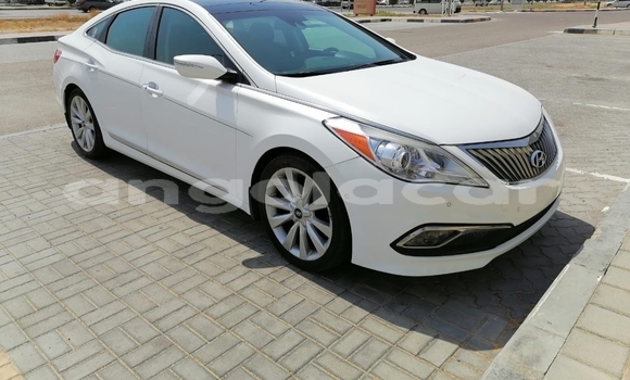 Buy Used Hyundai Azera White Car in Benguela in Benguela