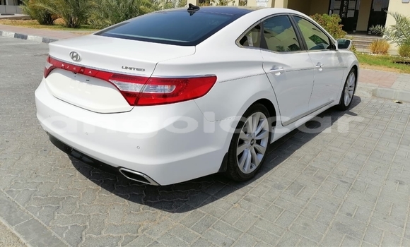 Buy Used Hyundai Azera White Car in Benguela in Benguela Buy Used Hyundai Azera White Car in Benguela in Benguela