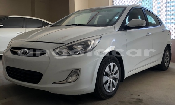 Buy Used Hyundai Accent White Car in Benguela in Benguela Buy Used Hyundai Accent White Car in Benguela in Benguela