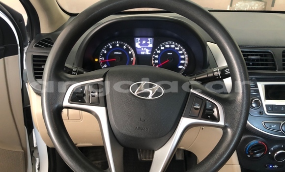 Comprar Usado Hyundai Accent Branco Carro em Benguela em Benguela Comprar Usado Hyundai Accent Branco Carro em Benguela em Benguela