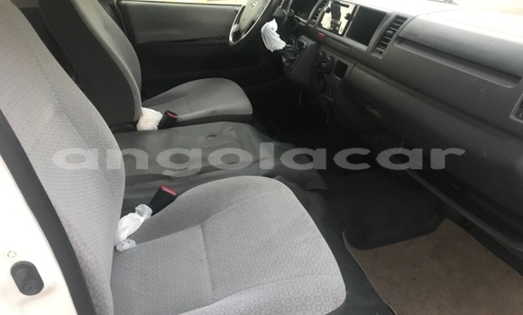 Buy Used Toyota Hiace White Car in Benguela in Benguela Buy Used Toyota Hiace White Car in Benguela in Benguela