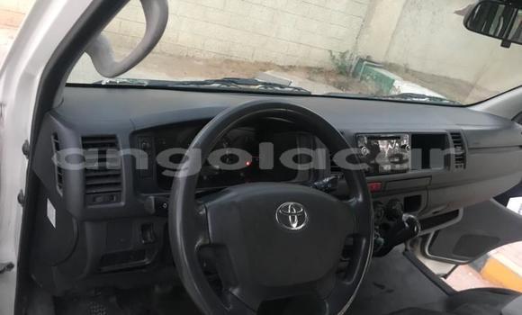 Buy Used Toyota Hiace White Car in Benguela in Benguela Buy Used Toyota Hiace White Car in Benguela in Benguela