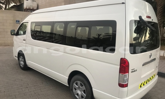 Buy Used Toyota Hiace White Car in Benguela in Benguela Buy Used Toyota Hiace White Car in Benguela in Benguela