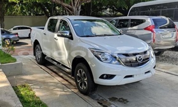 Acheter Neuf Voiture Mazda BT-50 Blanc à Luena, Moxico