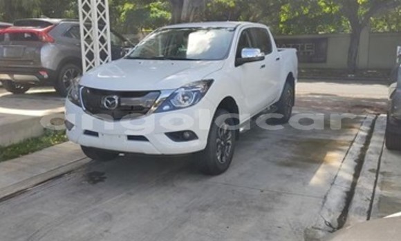 Comprar Novo Mazda BT-50 Branco Carro em Luena em Moxico Comprar Novo Mazda BT-50 Branco Carro em Luena em Moxico