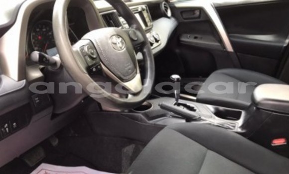 Buy Used Toyota RAV4 Red Car in Luanda in Luanda Province Buy Used Toyota RAV4 Red Car in Luanda in Luanda Province