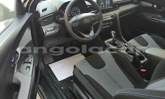 Buy Used Hyundai Veloster Blue Car in Benguela in Benguela Buy Used Hyundai Veloster Blue Car in Benguela in Benguela