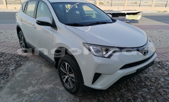 Comprar Usado Toyota RAV4 Branco Carro em Benguela em Benguela