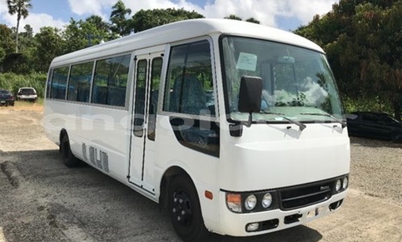 Acheter Occasion Voiture Toyota Coaster Blanc à N'zeto, Zaïre Acheter Occasion Voiture Toyota Coaster Blanc à N'zeto, Zaïre