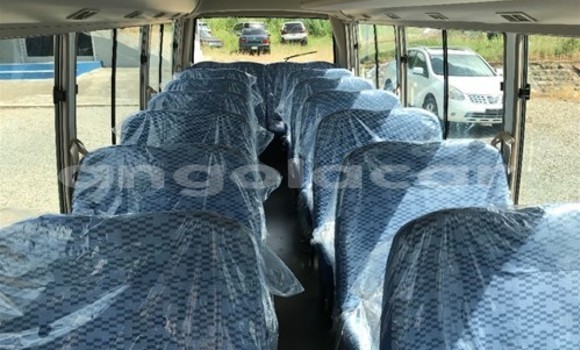 Comprar Usado Toyota Coaster Branco Carro em N'zeto em Zaire Comprar Usado Toyota Coaster Branco Carro em N'zeto em Zaire
