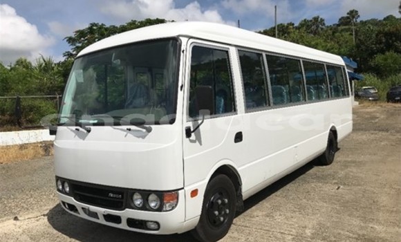 Comprar Usado Toyota Coaster Branco Carro em N'zeto em Zaire Comprar Usado Toyota Coaster Branco Carro em N'zeto em Zaire