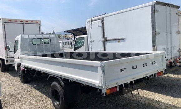 Buy Used Mitsubishi Colt White Car in N'zeto in Zaire Buy Used Mitsubishi Colt White Car in N'zeto in Zaire