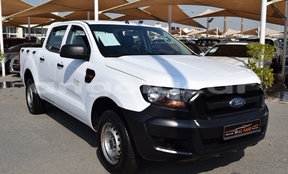 Comprar Usado Toyota Hilux Branco Carro em Benguela em Benguela