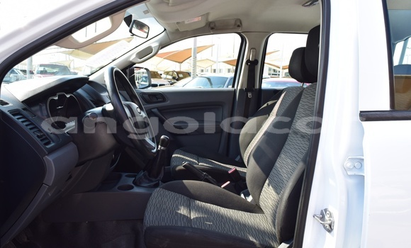 Comprar Usado Toyota Hilux Branco Carro em Benguela em Benguela Comprar Usado Toyota Hilux Branco Carro em Benguela em Benguela