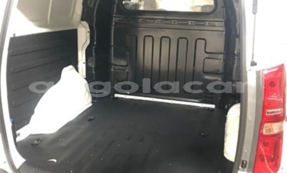 Acheter Occasion Voiture Hyundai H1 Blanc à N'zeto, Zaïre Acheter Occasion Voiture Hyundai H1 Blanc à N'zeto, Zaïre