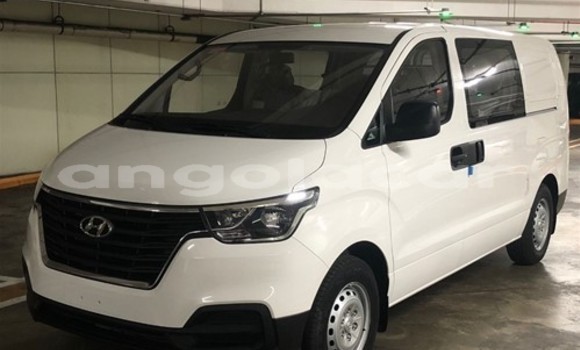 Acheter Occasion Voiture Hyundai H1 Blanc à N'zeto, Zaïre Acheter Occasion Voiture Hyundai H1 Blanc à N'zeto, Zaïre