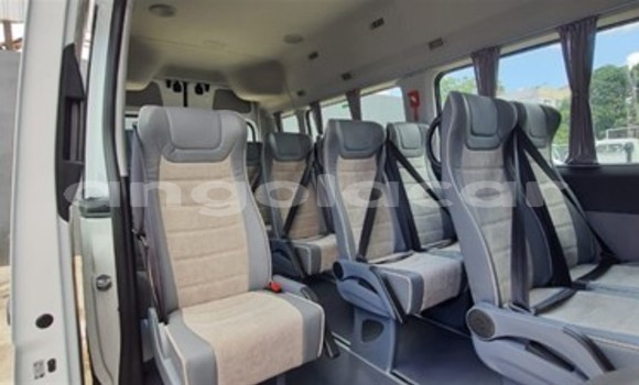 Acheter Occasion Voiture Hyundai H200 Blanc à Luena, Moxico Acheter Occasion Voiture Hyundai H200 Blanc à Luena, Moxico