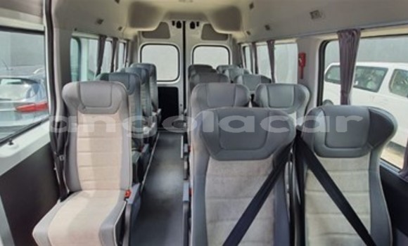 Acheter Occasion Voiture Hyundai H200 Blanc à Luena, Moxico Acheter Occasion Voiture Hyundai H200 Blanc à Luena, Moxico