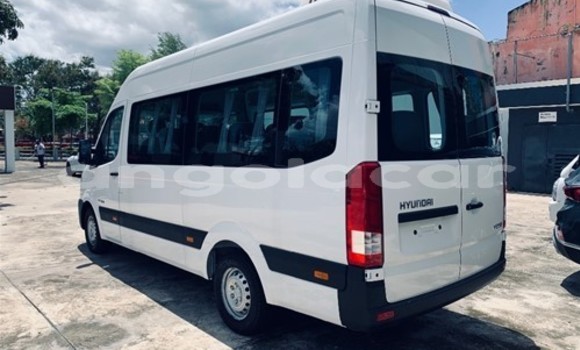 Acheter Occasion Voiture Hyundai H200 Blanc à Luena, Moxico Acheter Occasion Voiture Hyundai H200 Blanc à Luena, Moxico