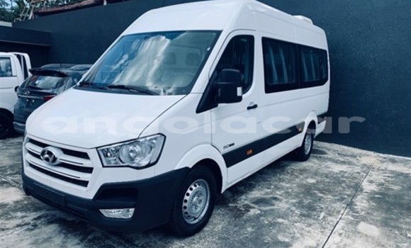 Acheter Occasion Voiture Hyundai H200 Blanc à Luena, Moxico Acheter Occasion Voiture Hyundai H200 Blanc à Luena, Moxico