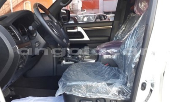 Acheter Neuf Voiture Toyota Land Cruiser Blanc à Luena, Moxico Acheter Neuf Voiture Toyota Land Cruiser Blanc à Luena, Moxico